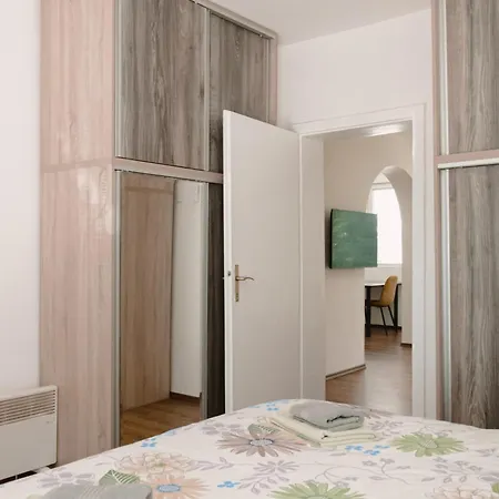 Apartamento Near Center With Balcony And Free Parking Skopie